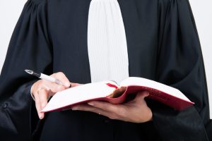 Le rôle et la fonction de l’avocat en droit administratif en France