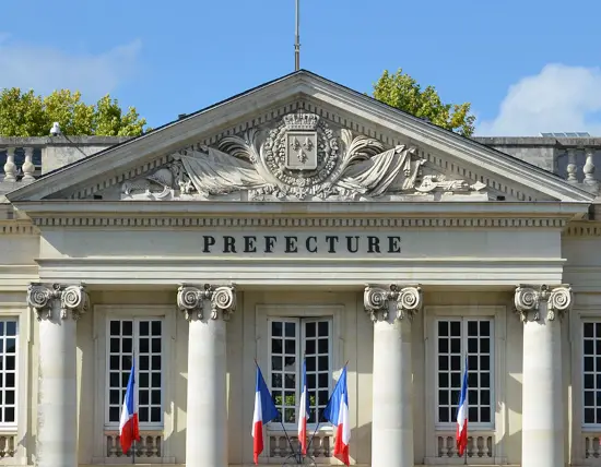 façade d'une préfecture française