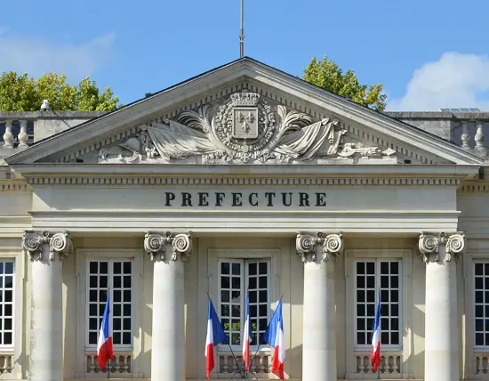 Préfecture façade d'une préfecture française